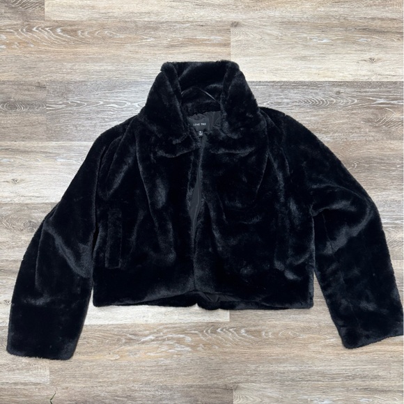 Love Tree Jackets & Blazers - Black Faux Fur crop Jacket